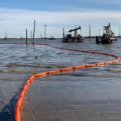PVC Floating Barrier Foam Rubber Oil Containment Boom โบมเก็บน้ํามันจากยาง ที่กําหนดเอง โบมเก็บน้ํามันจากทะเลสาบ/ทะเลสาบ
