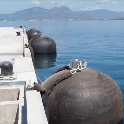 2.5m * 5.5m Marine Durable Hydro Pneumatic Fender บังโคลนเรือยางธรรมชาติ