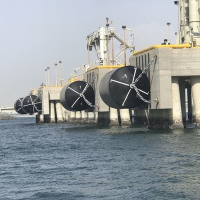 Polyurea Coating Marine Floating EVA Fender ที่มีลักษณะทนทานต่อการจอดเรือและเรือ