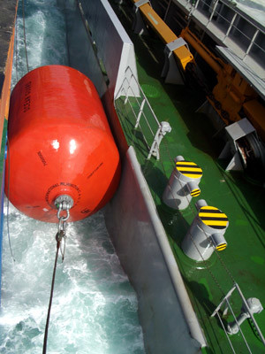 Polyurea Coating Marine Floating EVA Fender ที่มีลักษณะทนทานต่อการจอดเรือและเรือ
