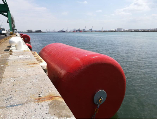 Polyurea Coating Marine Floating EVA Fender Closed Cell พร้อมเรือจอดเรือคุณภาพสูง