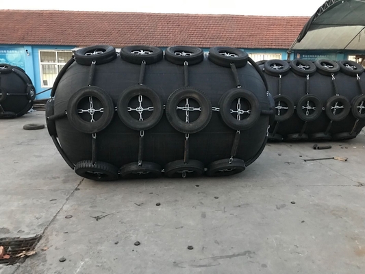 ยางธรรมชาติ โยโกฮาม่า พนูเมติก Fender 50kpa 80kpa 2.0m * 3.5m สําหรับ Dock