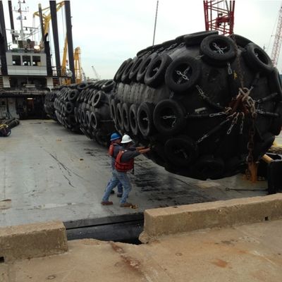 ABS CCS Yokohama Fender สำหรับการจอดเรือที่มีความยืดหยุ่นสูง Marine Rubber Buffer