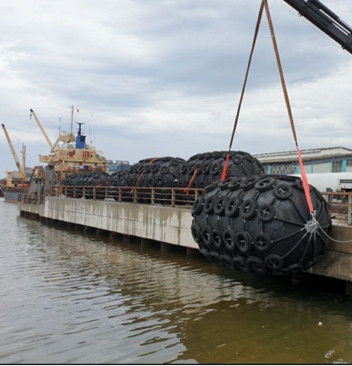 EU ABS Yokohama Rubber Fender สำหรับ Tugboat ที่มีประสิทธิภาพสูง Docking Fender