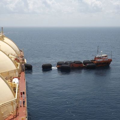 ABS CCS Yokohama Fender สำหรับการจอดเรือที่มีความยืดหยุ่นสูง Marine Rubber Buffer