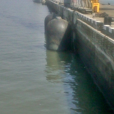 การดูดซับพลังงานสูงเรือดำน้ำแบบลอยตัว Hydro Pneumatic Fender