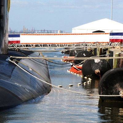 โฟมลอยตัวแบบกำหนดเองพร้อมยางและโซ่